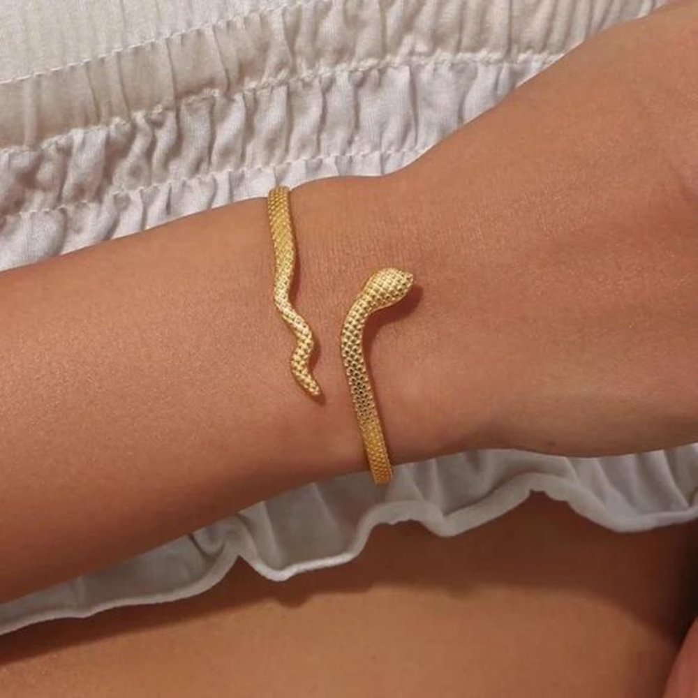 NEW 18K GOLD SNAKE BANGLE CUFF BRACELET, NICE BRACELET, CUTE BRACELET - Picture 2 of 7